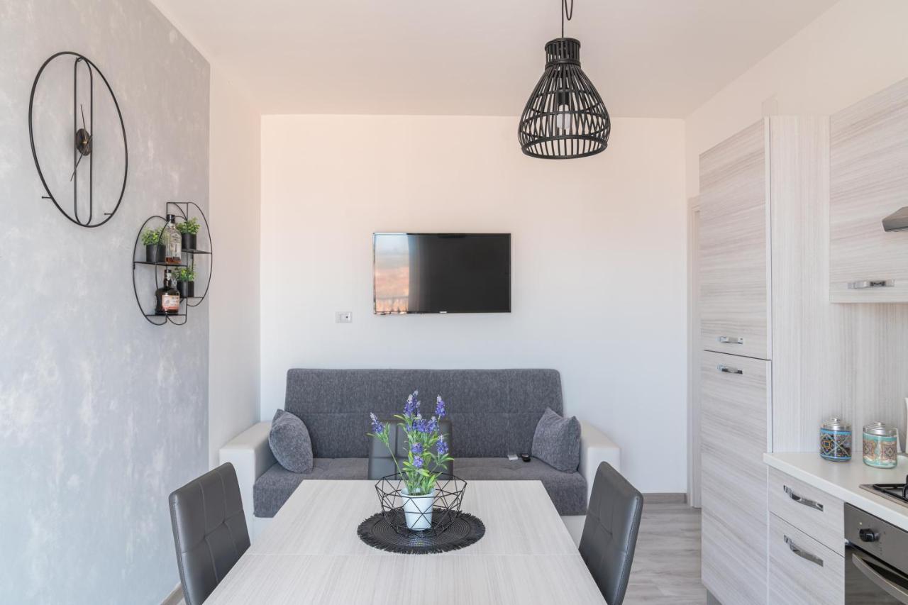 Almi - Guest Apartment Порто Торес Екстериор снимка